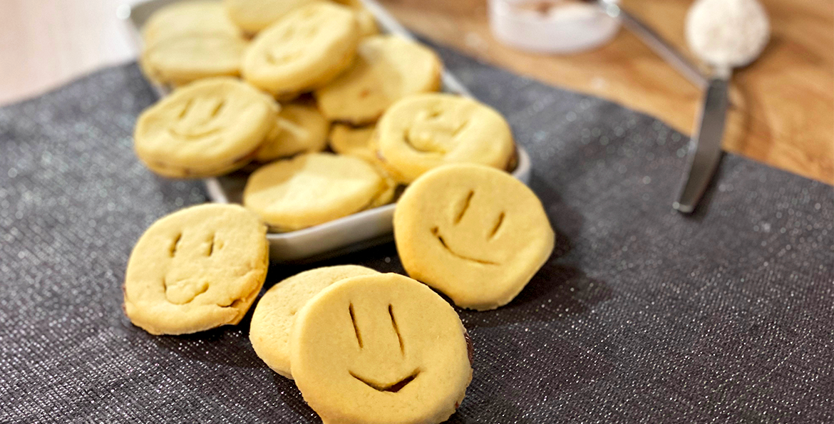 Mes sablés smiley à la pâte à tartiner sont simple à reproduit et plairont aux petits comme aux grands !