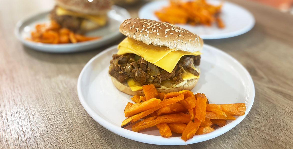 Le pulled pork façon burger est une recette pour vous faire plaisir et faire plaisir à vos convives !